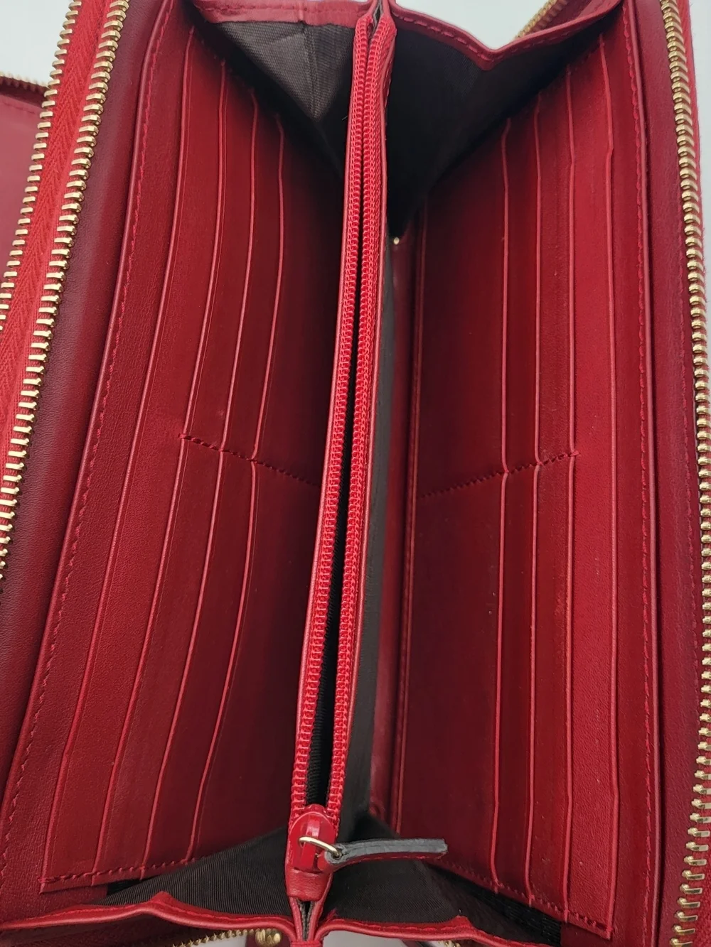 GUCCI Red Micro Guccissima Calfskin Leather Travel Wallet..Authentic...